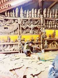 Guardians of the Temple: The Artists Preserving Thailand’s Wooden Legacy 🛠️🙏