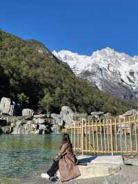 Blue Moon Valley : Turquoise Water & Snow Peaks!