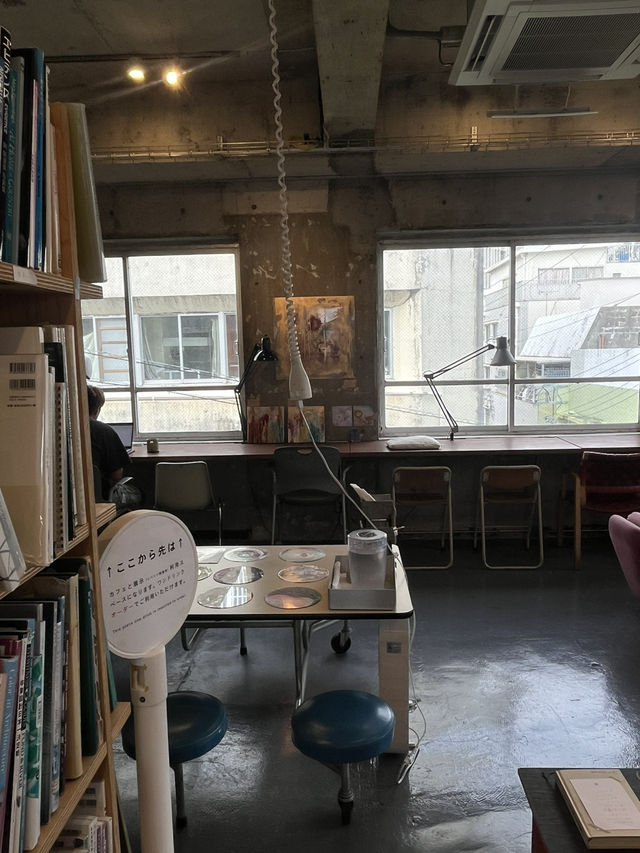 오키나와 | 잡지와 카페가 함께있는 ‘Bunko no Bunko‘📓