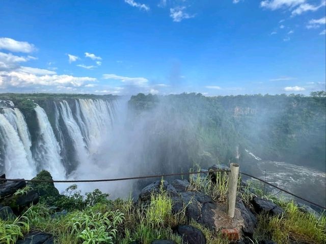 Victoria Falls: The Thunderous Wonder of Africa Victoria Falls: The Thunderous Wonder of Africa