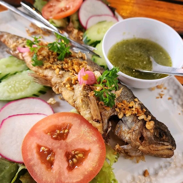 Waterfall Views & Foodie Dreams: Chom Thong’s Must-Try Eats 🇹🇭🌄