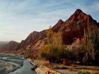 南疆寂寥之境〔木吉火山〕,走進地球最原始的荒涼之美