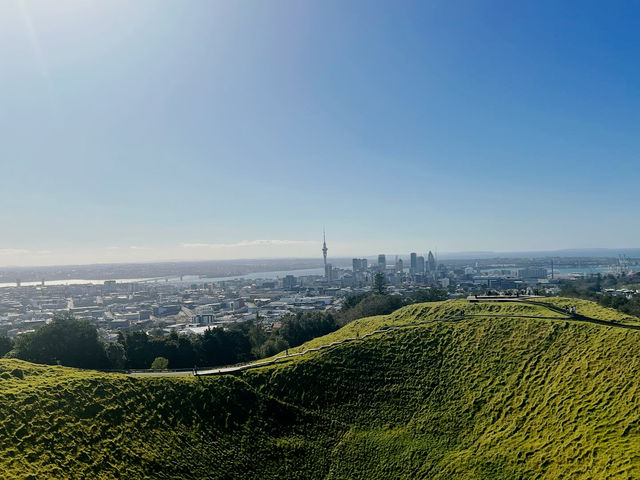 Crater Calm & City Crown Crater Calm & City Crown