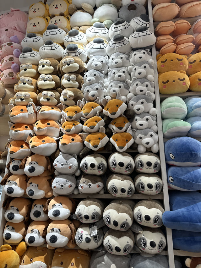 🎄🎀 “Moshi Moshi at Platinum Mall — Big, Colorful & Super Affordable!” 🛍️✨