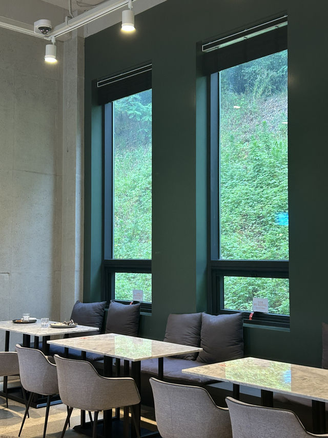 여유가 머무는 따뜻한 브런치 타임💚🌼