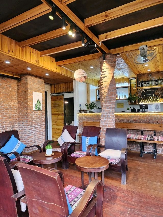 Chillin’ at Gao House & Coffee: Your Cozy Stay in Sapa 🌿✨ Chillin’ at Gao House & Coffee: Your Cozy Stay in Sapa 🌿✨