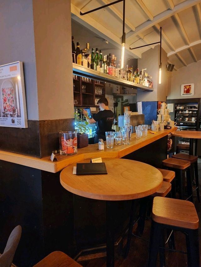 Steinheil 16: Munich’s Must-Try Spot for Epic Portions & Vibes! 🍽️✨