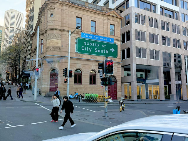Sydney Signs Tripcom🏙️