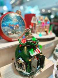 🎄 Festive Finds at One Utama Old Wing: Your Christmas Gift & Photo Spot!