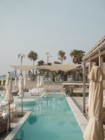 해변가에 위치한 데이 클럽과 함께하는 후아힌 호텔