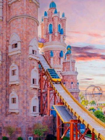 유명 놀이공원의 북적거리는 인파에 지치셨나요? 대신 이곳에 와보세요.