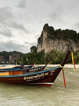 ทำไมหาดไร่เลย์ถึงเป็นที่เที่ยวกระบี่ที่พลาดไม่ได้ 。