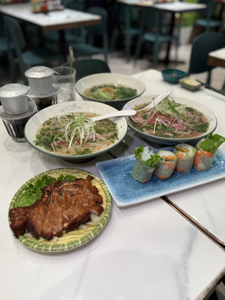 地道の越南生牛肉𝓟𝓱ở🇻🇳