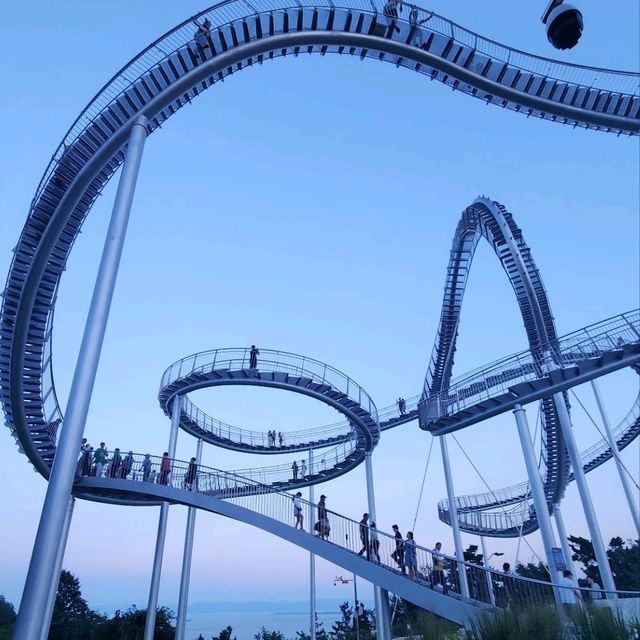 Space Walking in Pohang