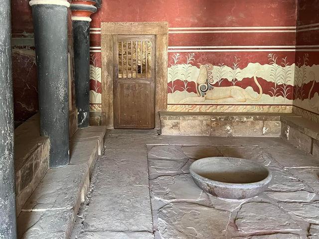 Visiting Ancient Knossos ❤️🇬🇷
