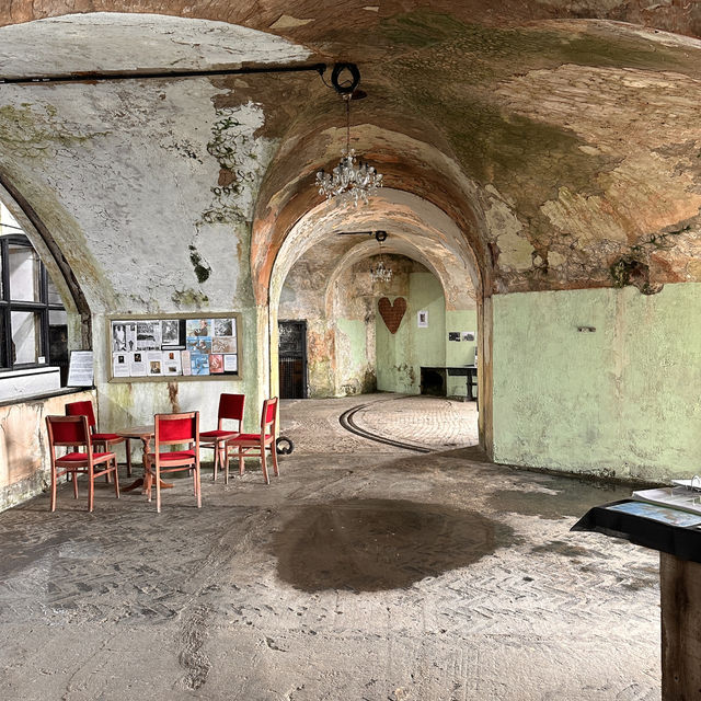 “Explore the Hidden Gem of Wales: St. Catherine’s Island & Historic Fort Tenby”