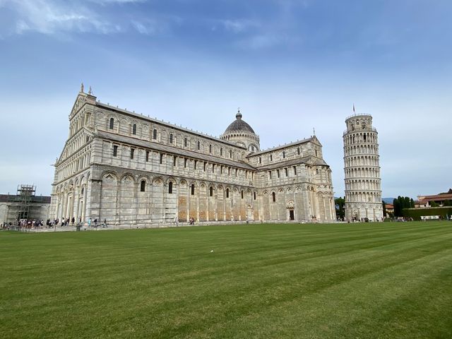 Just a casual day with Pisa’s most famous tilt.