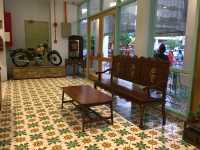 “Peranakan Charm: Insta-Worthy Boutique with Warm Service”