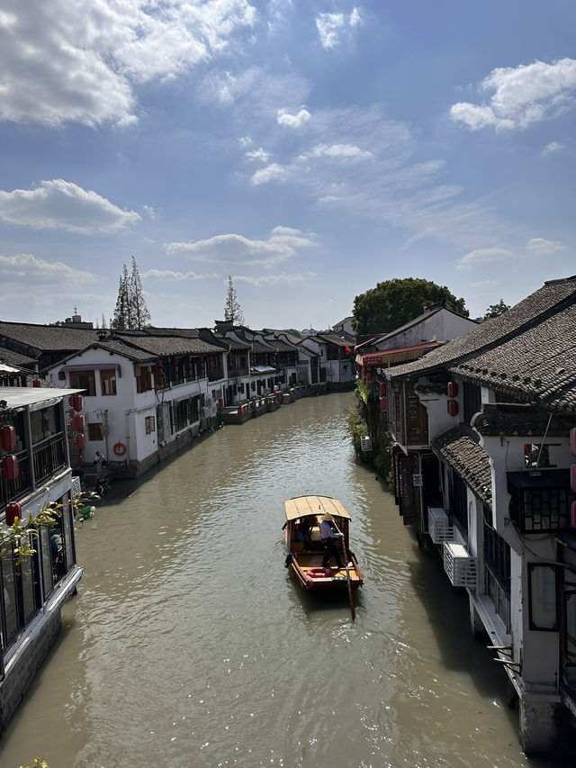 Zhujiajiao is an ancient water town located in the Qingpu District of Shanghai