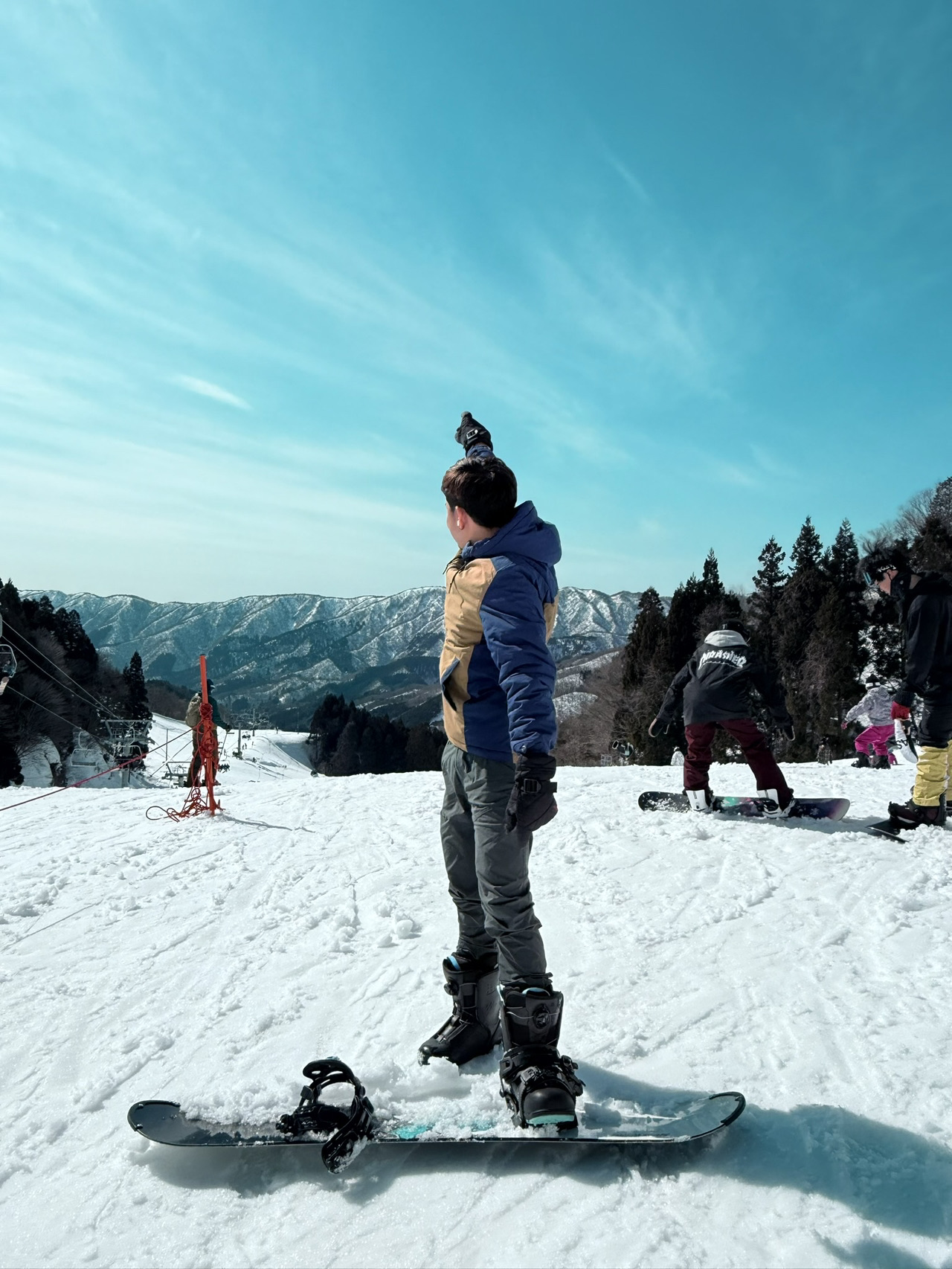 Ready to hit the slopes? 🏔️❄️ Here’s the ultimate Maibara guide featuring Gransnow Okuibuki—the largest ski resort in Western Japan, with epic powder, chill vibes, and picture-perfect mountain views.

Top Spot to Visit:
Gransnow Okuibuki  
Address: Japan, 〒521-0301 Shiga, Maibara, Kozuhara, 奥伊吹  
Opening Hours: Apr 2–Apr 12, 2026 | 08:00–17:00

Grab your skis and head straight to Gransnow Okuibuki! The snow here is buttery soft, and the slopes cater to all skill levels. I loved how easy it was to rent gear onsite—you can skip packing heavy bags and just show up ready to play. Don’t miss the views from the top: Snow-capped mountains + blue sky = Insta-heaven.

Personal Tips:
Bring sunglasses and sunscreen! The glare is intense even on cloudy days.
It’s perfect for groups—my friends and I spent hours sitting in the snow, swapping ski stories, and laughing under the bright sunshine.
Download a map of the resort before you go—reception can be patchy.

How to Get Around:
Maibara is accessible via the JR train lines. From Maibara Station, hop on a local bus or taxi to reach Gransnow Okuibuki (about 40 minutes).

Food Recommendations:
Try the hot noodle bowls sold near the base—perfect for warming up after a ski run! There’s also a cozy café inside for warm drinks and snacks.

Key Destination Tips:
No visa needed for short-term travel if you’re from most Western countries. Cash is king—ATMs are limited around the resort. Weather is cold (bring layers!), but sunny days make for epic photos.

#GransnowOkuibuki #JapanSki #MaibaraTrip #SnowAdventure #tripcom