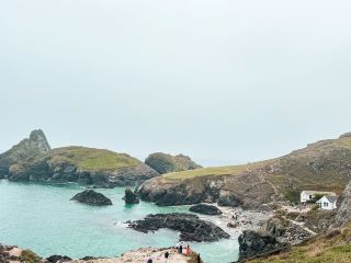 Бухта Кайнанс, Корнуолл — скрытая жемчужина бирюзовых снов Англии