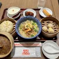大阪人のソウルフード551蓬莱豚まんを食べられるレストラン