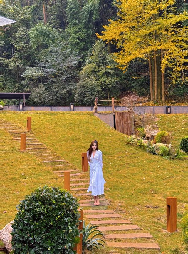 峨眉山如世外桃源般的私湯溫泉