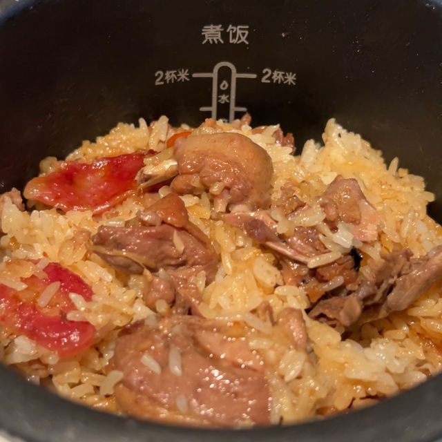 拖手仔去食乳鴿 電飯煲即叫即做煲仔飯！
