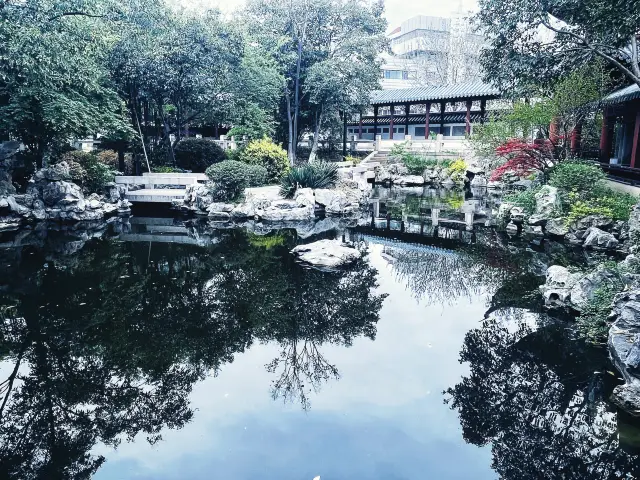 The Xuzhou Qianlong Imperial Lodge (Yunlong Mountain Lodge)