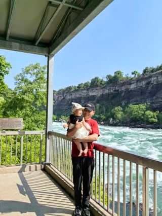 White Water Stroll: Experience the most turbulent waters of North America up close, a stunning outdoor hiking experience