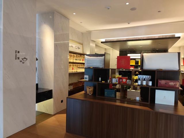 青島奇遇記，曜石X酒店裡的浪漫邂逅