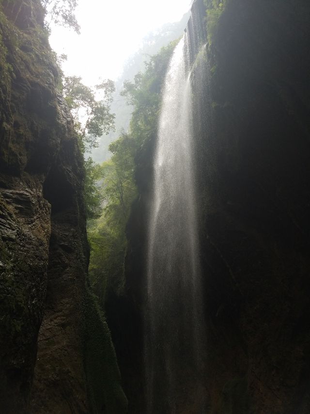 武隆：你避不开的巨坑