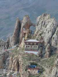 魅力西藏，藏傳佛教寺廟——強巴林寺。