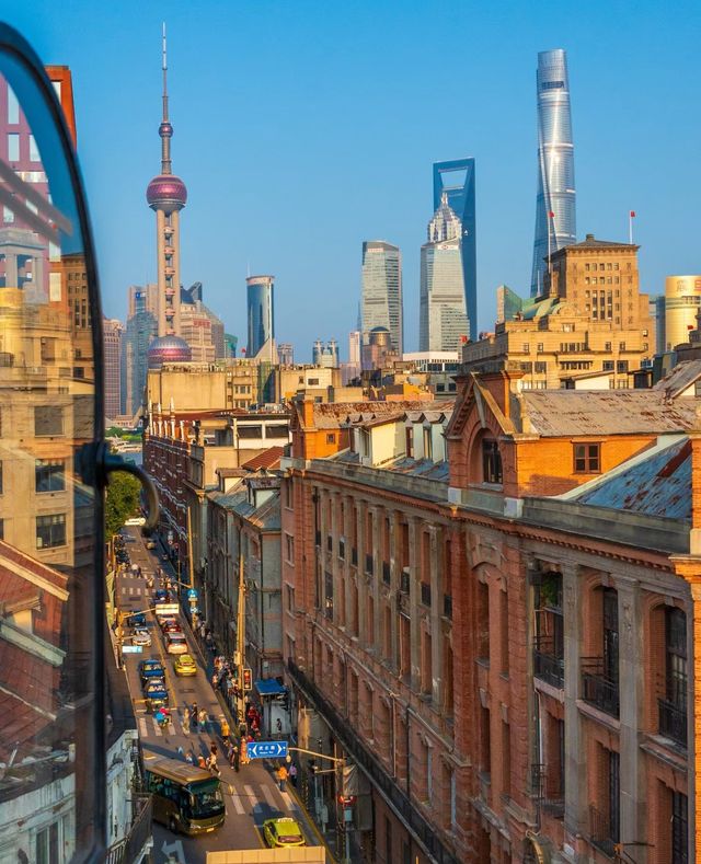 一扇窗俯瞰上海的璀璨歲月,直接令人震撼。