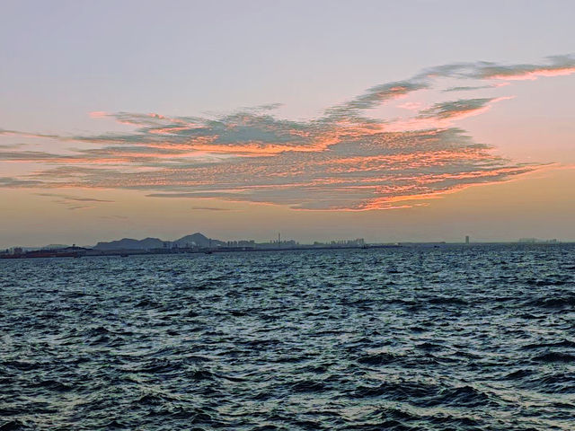 煙台的浪漫日落，天馬棧橋之約。。