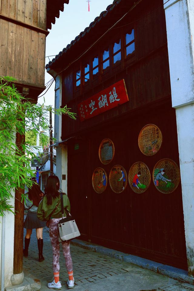 你在橋上看風景，我在橋下看你。