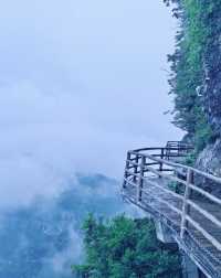 朝陽出發，龍頭山藏何景？