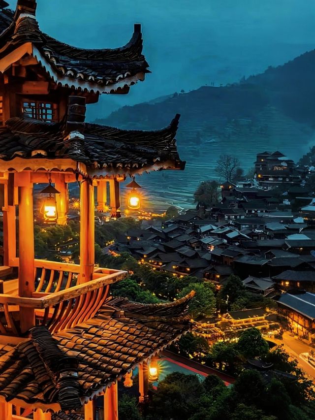 解鎖千戶燈火與苗疆文化的沉浸式體驗！