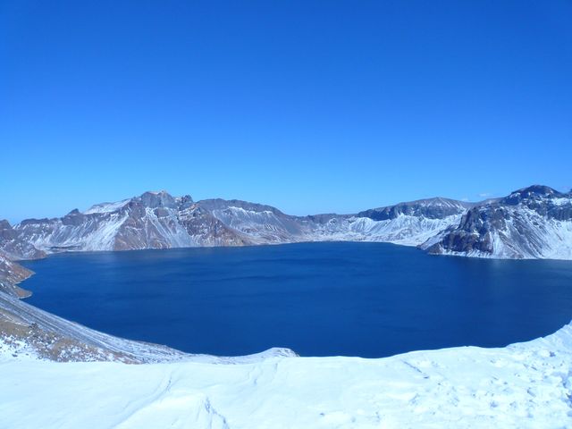 長白山：雪域神山的自然奇觀與文化秘境
