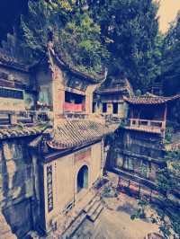 四川臨江寺の魅力ある旅