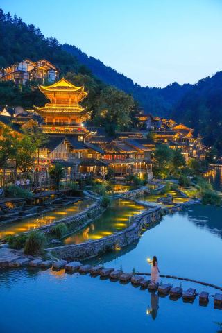 Guizhou hidden gem unlocked! Night tour unboxing at Wujiang Village