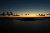 希臘聖托里尼・費拉小鎮｜午後到夜晚的藍白時光