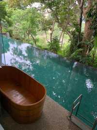 山海之間的奇妙泳池體驗 ： Ambong Pool Villas Langkawi