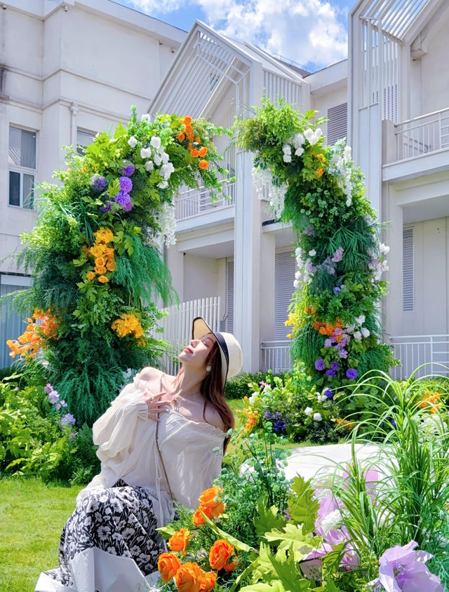 棋山攬秋韻，禧悅伴豪澤