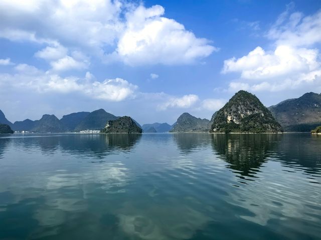 在這個秋高氣爽的季節裡讓我們一起感受邊陲小鎮的湖光山色