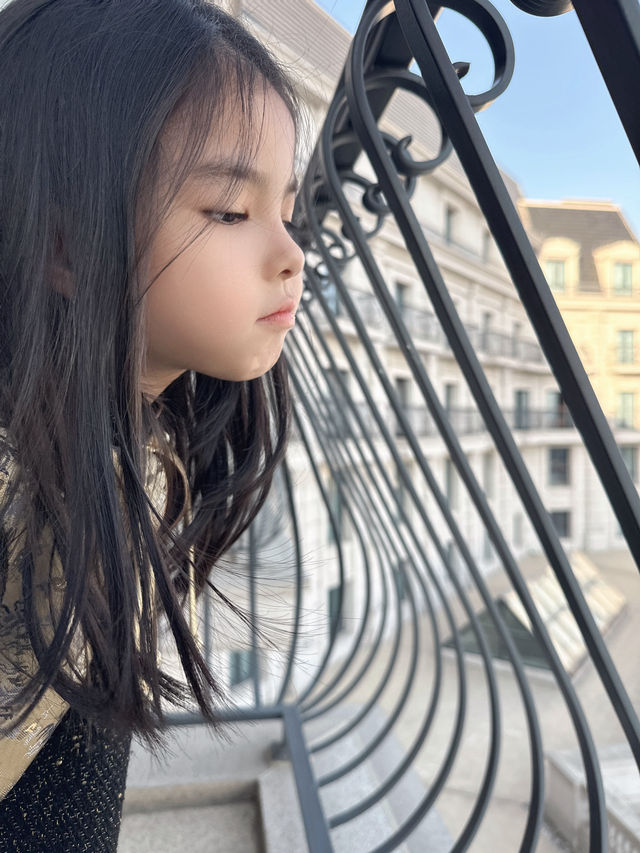 金山度假｜住進法式湖畔莊園式酒店