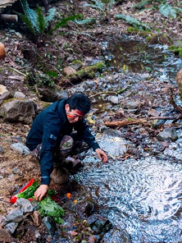 พลังเบื้องหลังของภูเขาเติงชงเกาหลิกงนั้นทรงพลังมาก ฉันแทบรอไม่ไหวที่จะออกไปตามหาเกาหลิกง