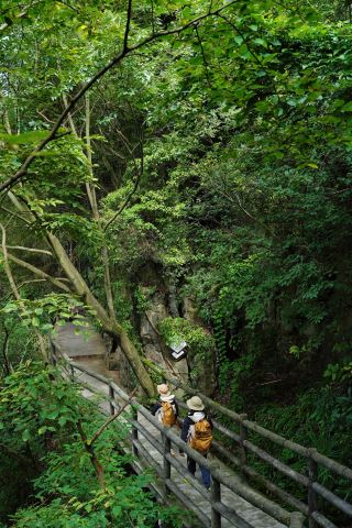 春休みの逆旅行！騙されて楽々遊べる宝の地〜