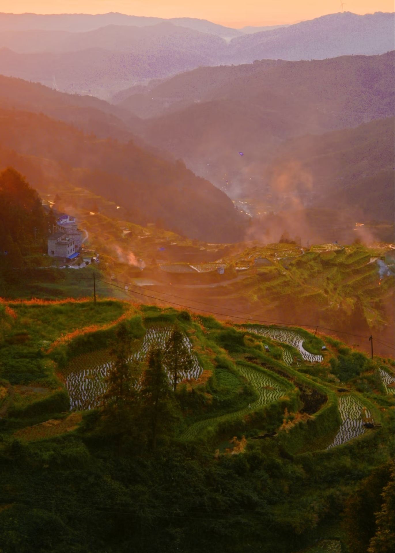 【Ruộng bậc thang Đường An ở Đông Nam Quý Châu | Một thiên đường ruộng bậc thang bí mật ẩn sau những đám mây: Hãy giữ bên mình lịch trình du lịch tuyệt vời này!】 **Điểm khởi hành: Triệu Hưng**