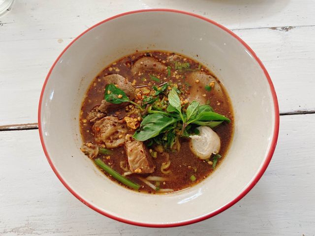 ก๋วยเตี๋ยวเรือสูตรเด็ด : ร้านก๋วยเตี๋ยวคุณแดง 